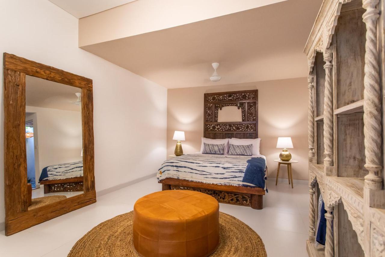 Pinkprivate Sanur - For Cool Adults Only Bed and Breakfast Exteriör bild