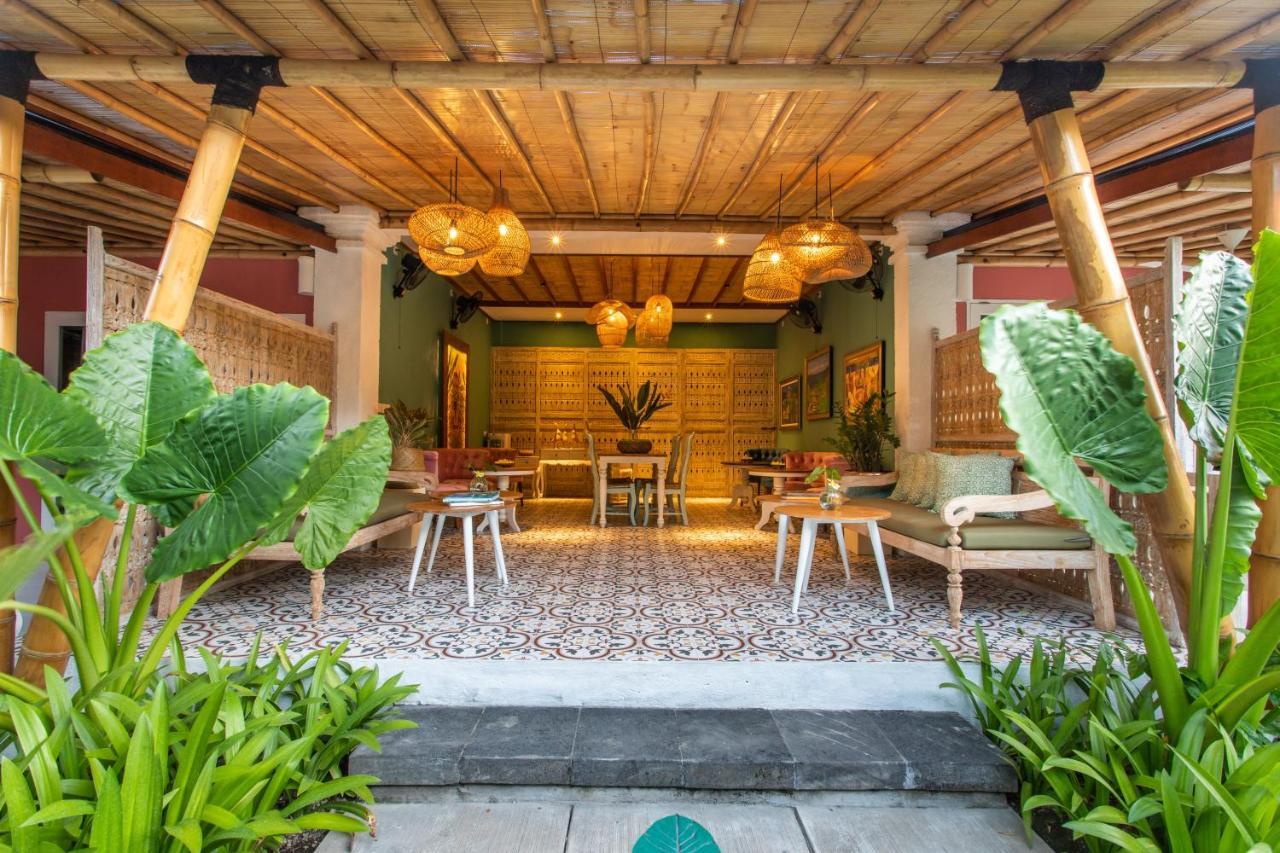 Pinkprivate Sanur - For Cool Adults Only Bed and Breakfast Exteriör bild
