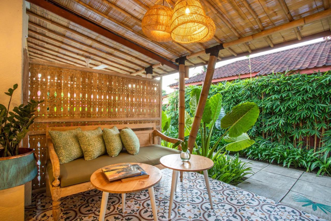 Pinkprivate Sanur - For Cool Adults Only Bed and Breakfast Exteriör bild