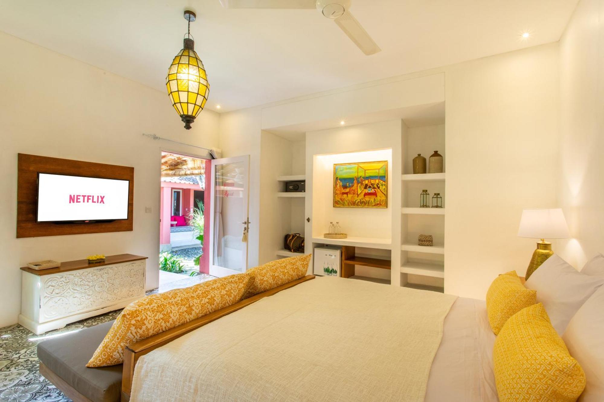 Pinkprivate Sanur - For Cool Adults Only Bed and Breakfast Exteriör bild